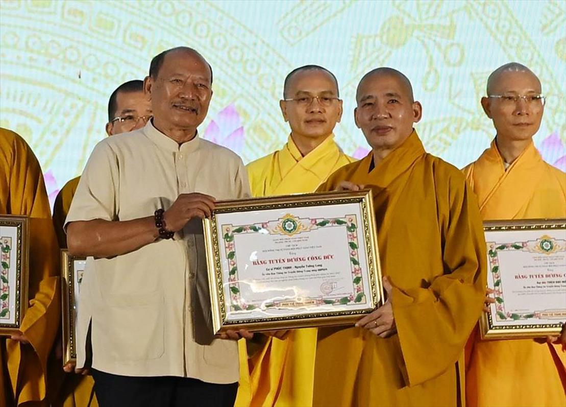 truyen-thong-phat-giao-viet-nam-sau-15-nam-tu-tin-phat-su-den-ket-noi-cong-dong_nguoiphattu_com_nhu luc pham ngoc son  (100).jpg